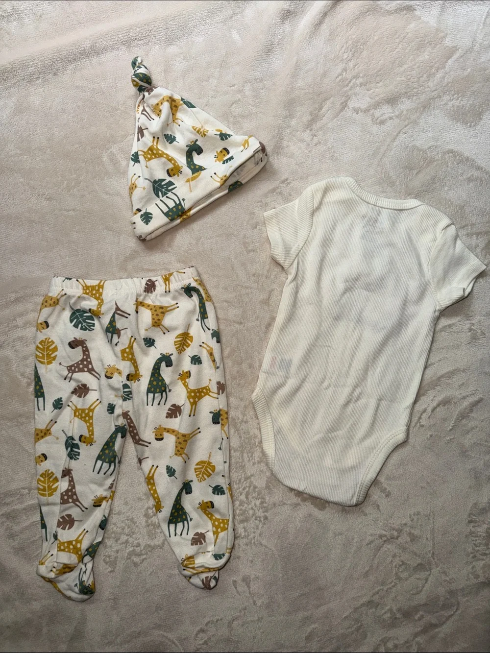 Baby Gear Free To Be Me Giraffe Outfit and Hat